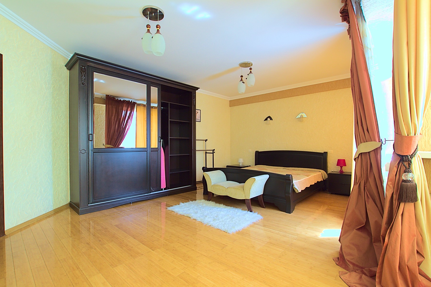 Deluxe Center Apartment is a 3 rooms apartment for rent in Chisinau, Moldova